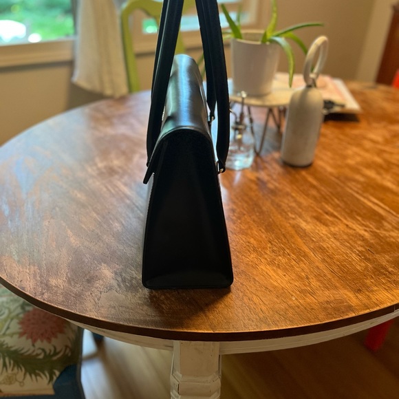 Impeccable Kate Spade satchel $195 - Picture 3 of 12